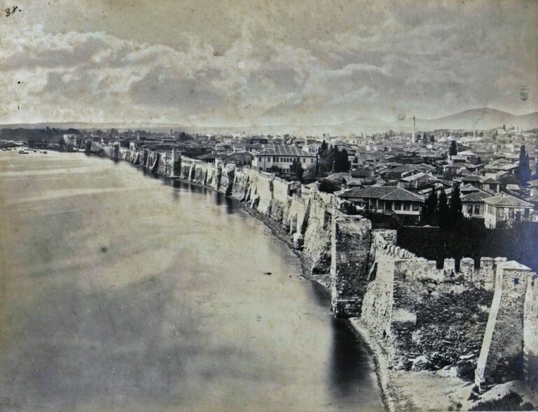 A photograph of the sea wall of Thessaloniki in the 1860s, a remnant of the Ottoman Empire from centuries earlier.